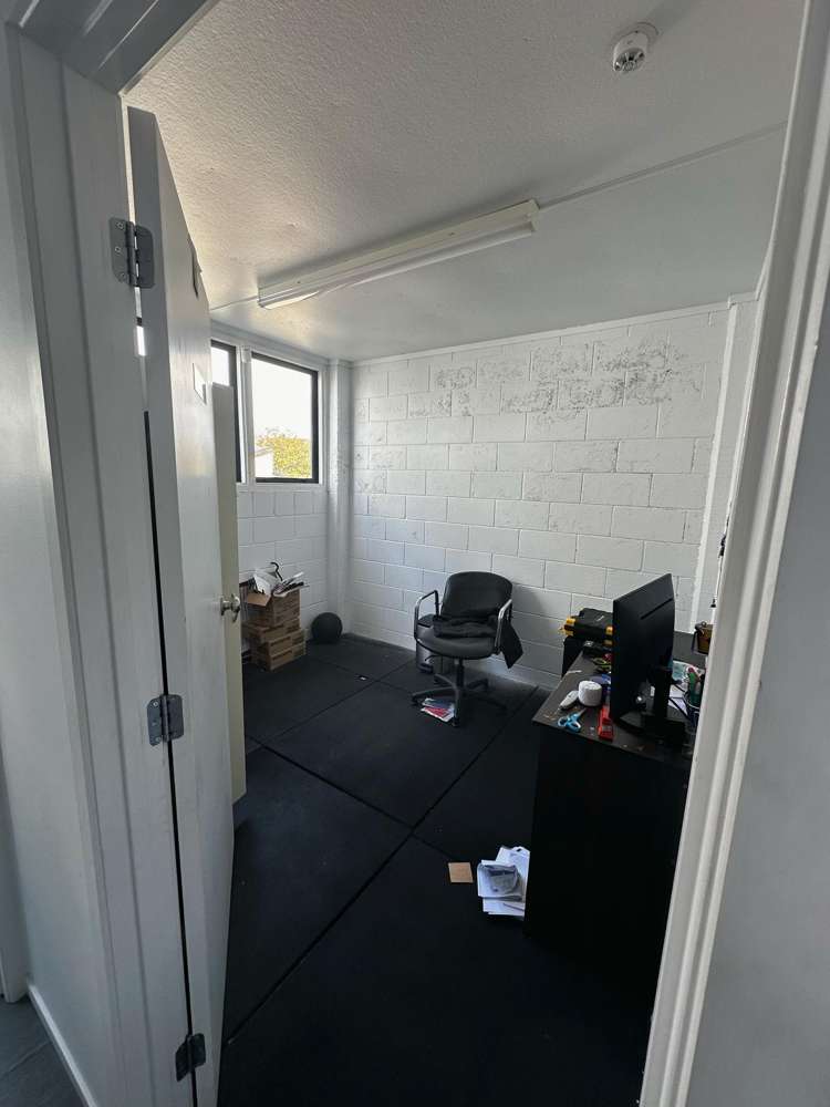 176 West Coast Road Glen Eden_3