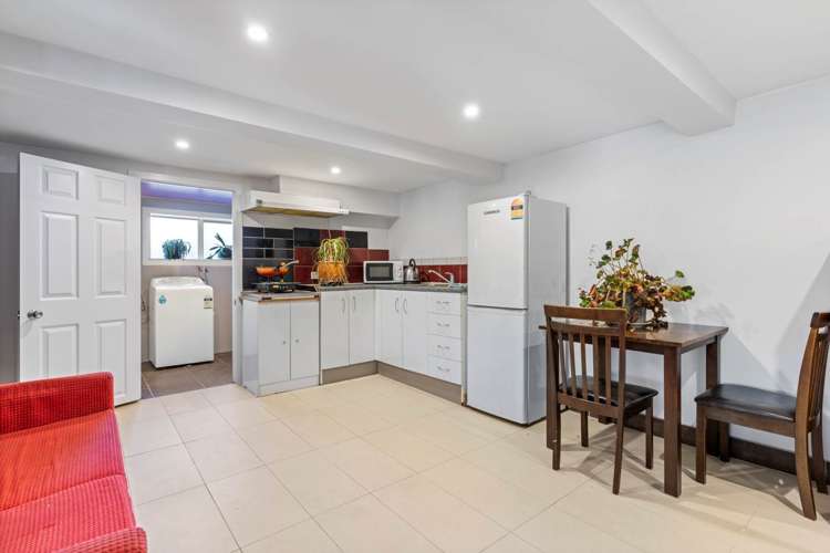 17 Vodanovich Road Te Atatu South_17