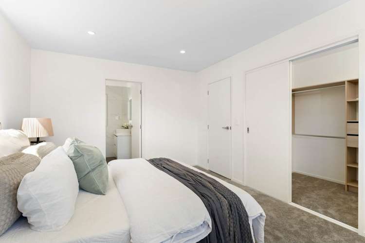 84a Vodanovich Road Te Atatu South_17