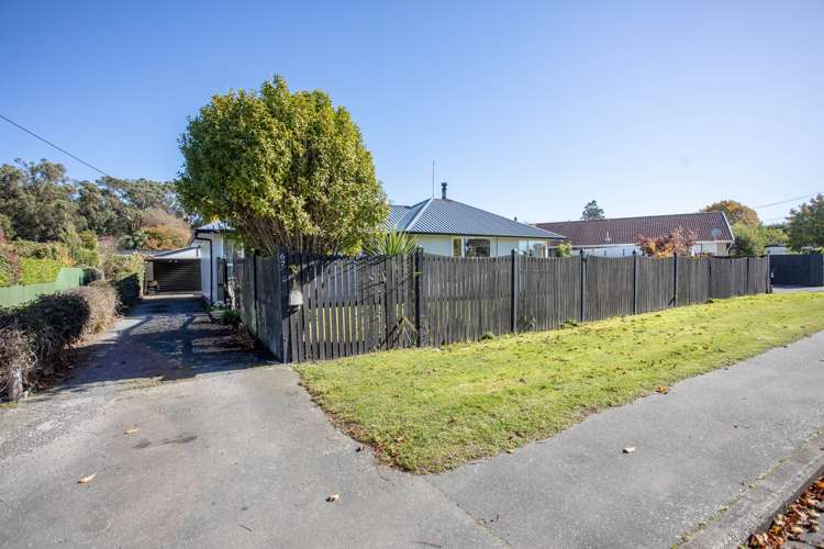 67 Moffat Drive Lincoln_16
