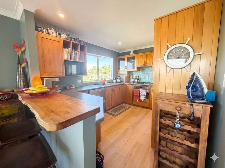 24 Surf Road Stanmore Bay_2