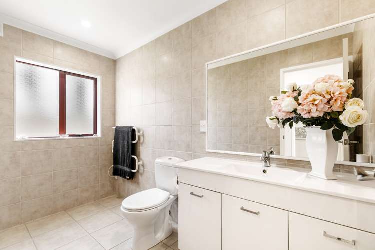 13 Onemana Way Te Atatu Peninsula_22