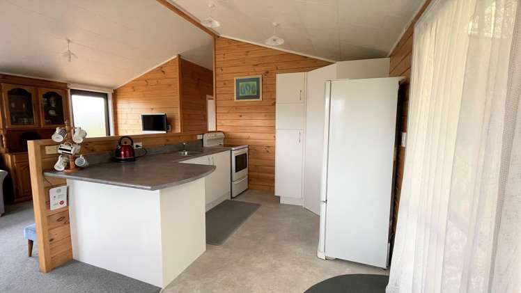 11 Pearce Drive Kamo_5