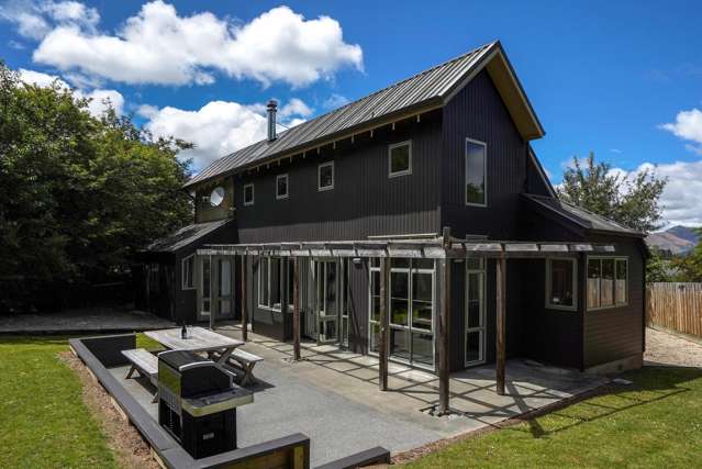 Versatile and spacious alpine retreat