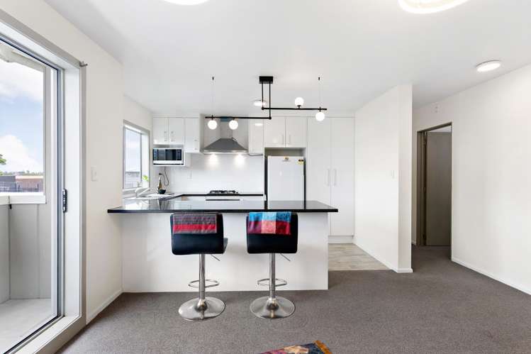 95Q Felton Mathew Avenue St Johns_0