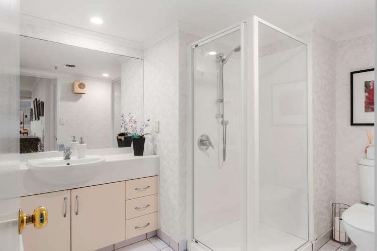 6A/15 Maunganui Road Mt Maunganui_35