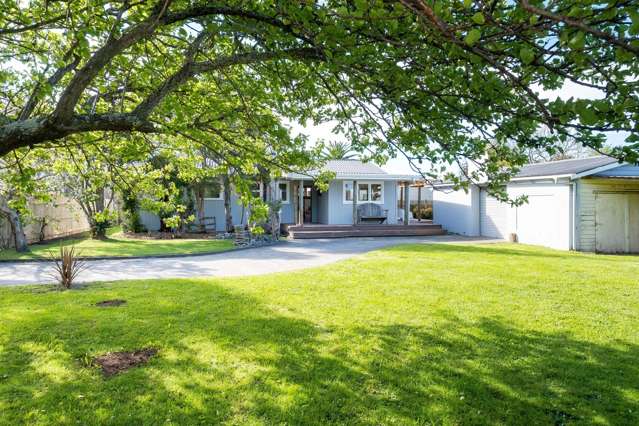 Spacious Coastal Property – Motivated Vendors