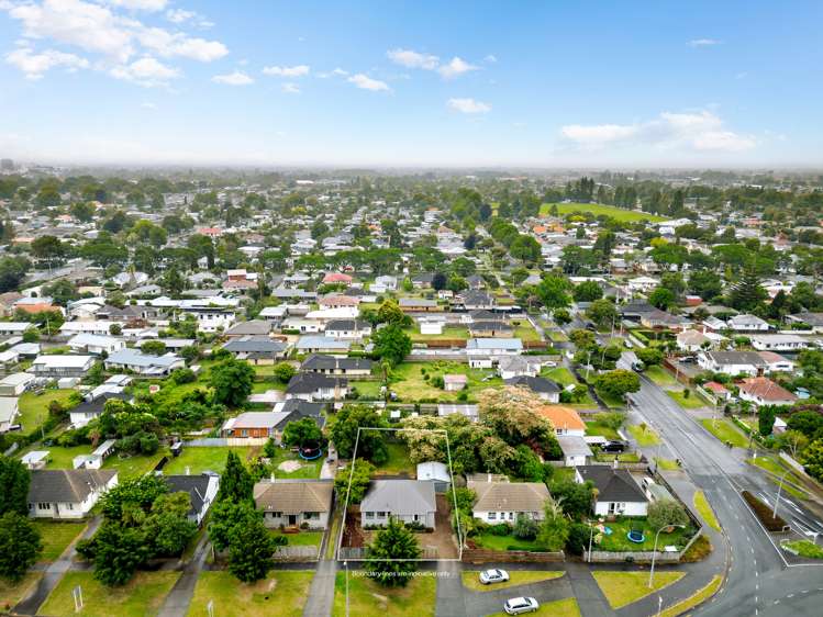 155 Cobham Drive Hamilton East_1