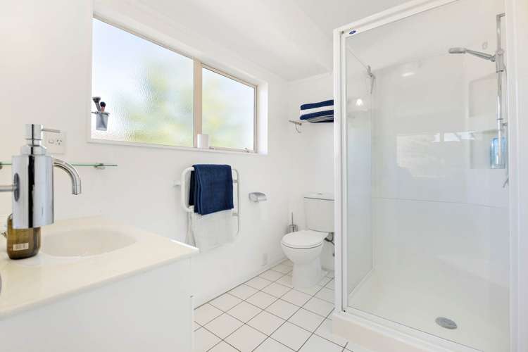 8b Youngs Road Papakura_12