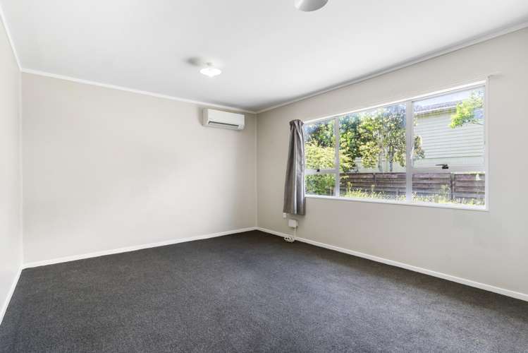 2/52 Te Kanawa Crescent Henderson_10