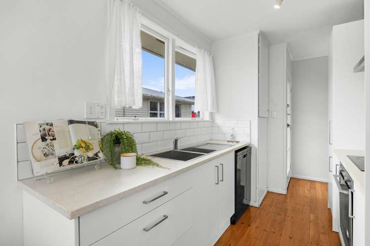 8A White Road Manurewa_10