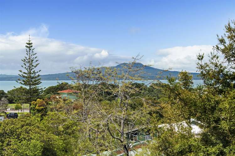 3/130 Beach Road Castor Bay_1