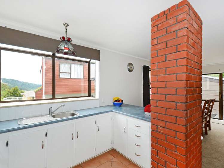 13 King Charles Drive Kingsley Heights_10