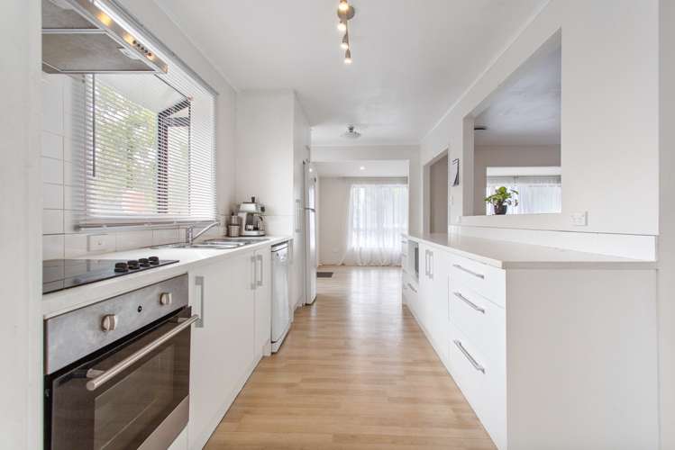 6 Rainbow Place Wattle Downs_2