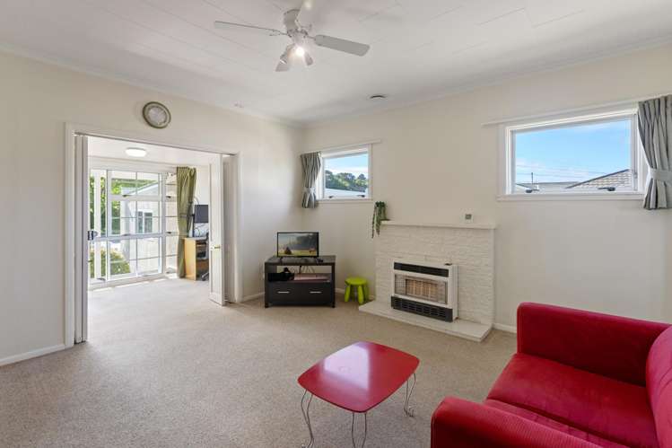 76 Oxford Street Tawa_8