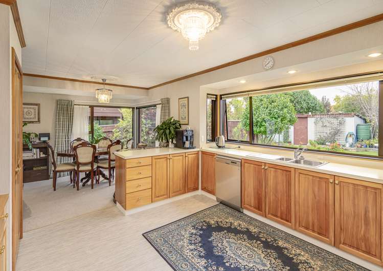 30 Farnham Drive Richmond_5