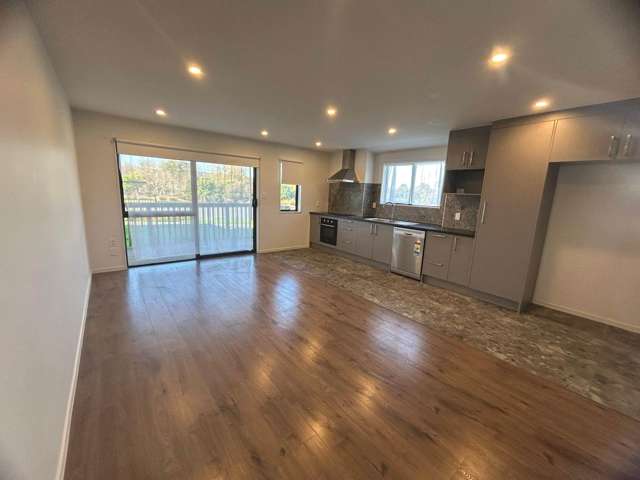 17B Tributary Parade Karaka_1