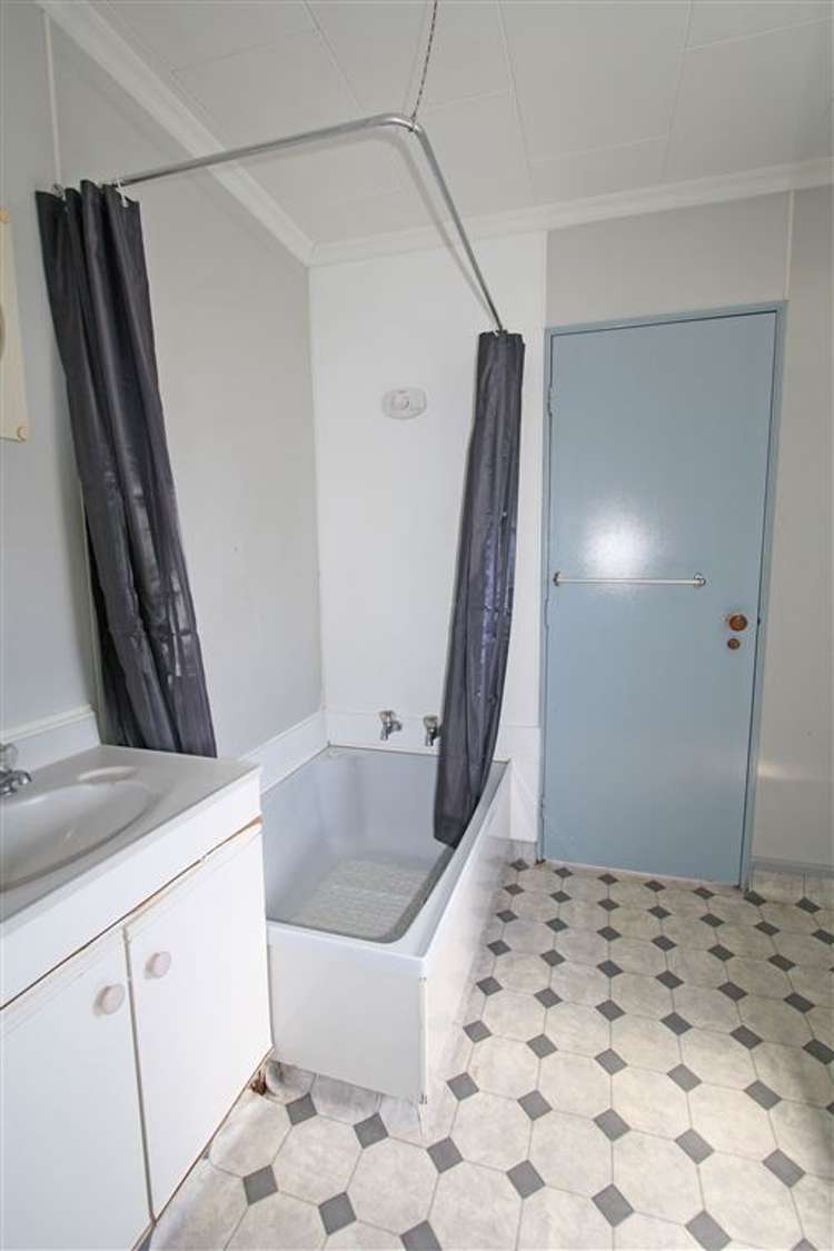 211 Parklands Avenue Bell Block_10