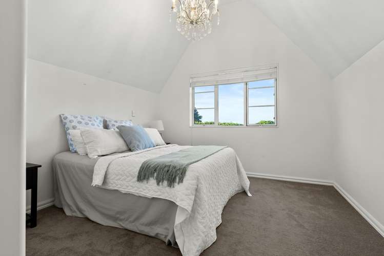 16 Michael Bosher Way Flat Bush_15