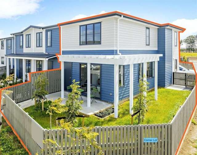 Modern 3 Bedroom Townhouse | Fully Fenced | Great School Zones