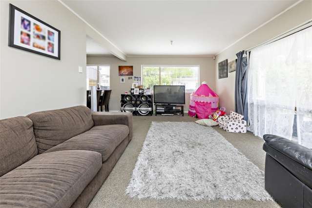 11 Slim Place Clendon Park_3