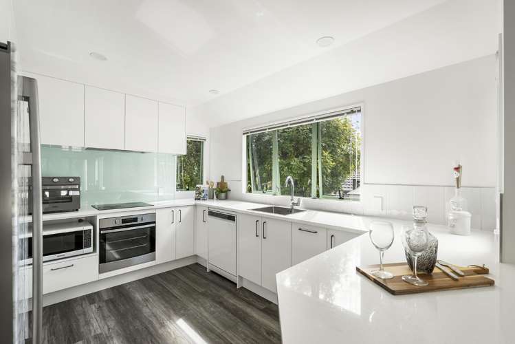 8B Stoneleigh Court Sunnynook_11