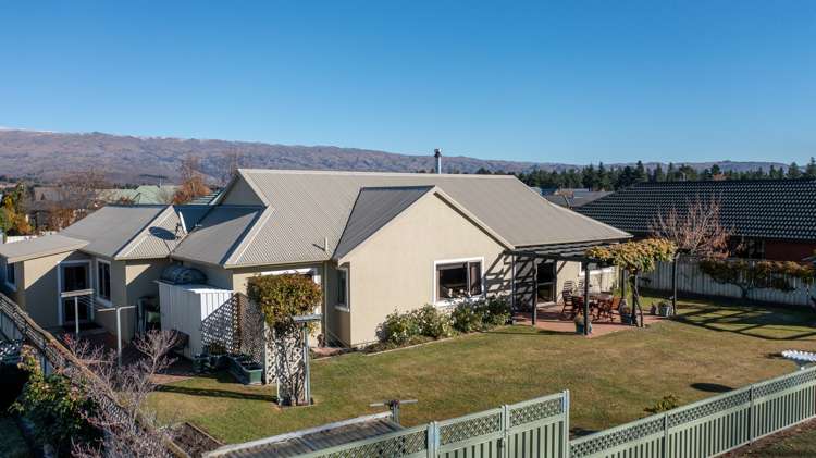 6 Fir Close Alexandra_15