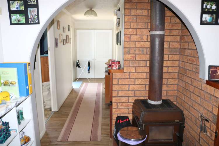 9 Ross Street Dunollie_12