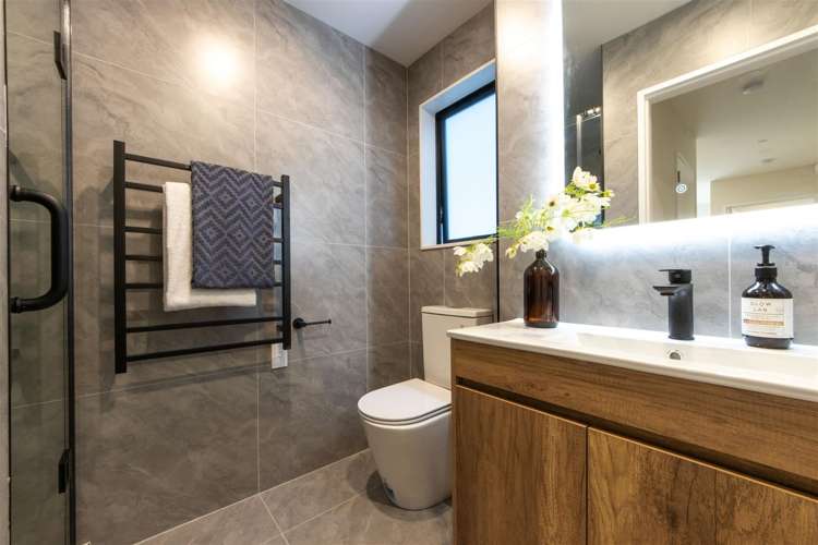 4 Greenbrier Street Westgate_11