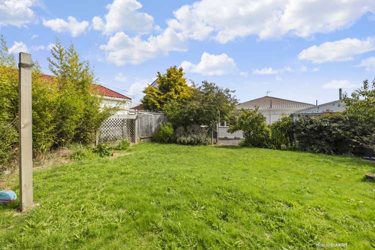 17 Bentinck Avenue Strathmore Park_12