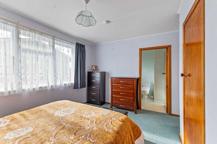 24 Trelawney Crescent Westown_8