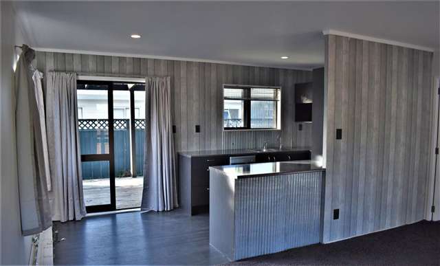 4 Thomas Place 11373_3
