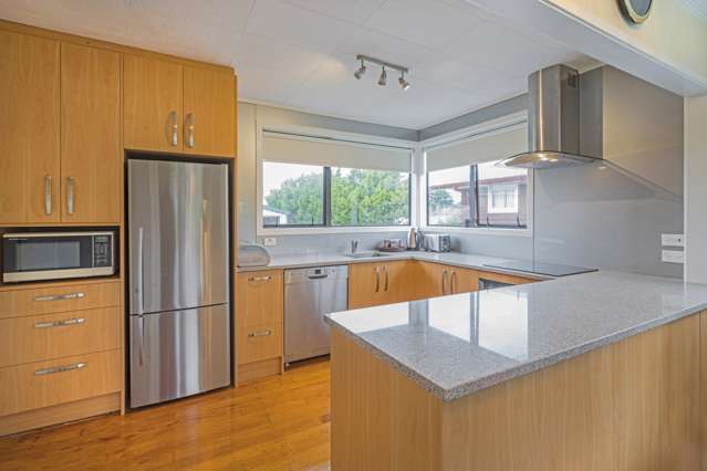 37 Edgewater Drive Pakuranga_2