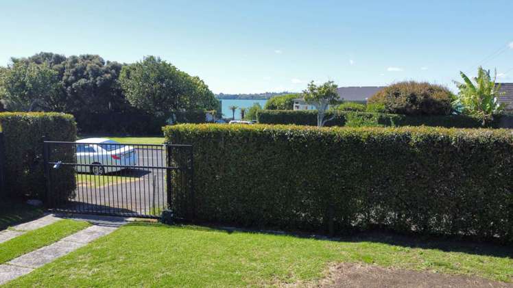 189 Riverside Avenue Point England_10