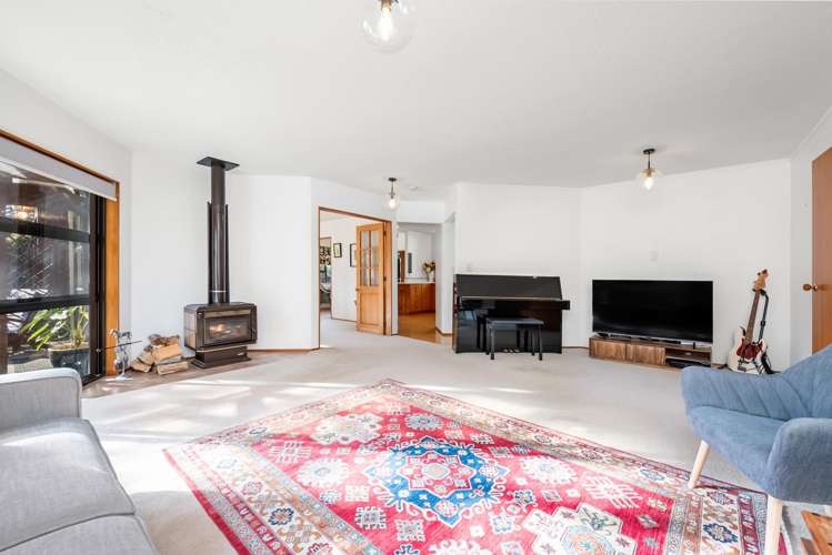 8 Runanga Grove Waikanae_12