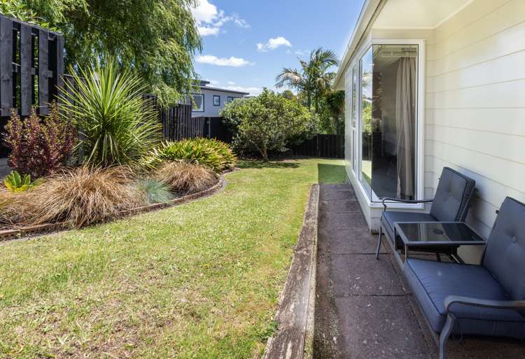 14 Pickwick Parade Mellons Bay_23