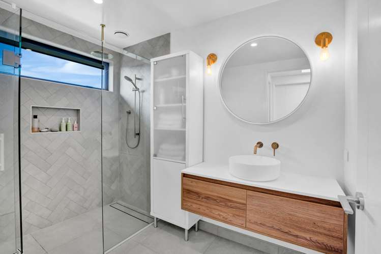 956 Richmond Road Lepperton_15