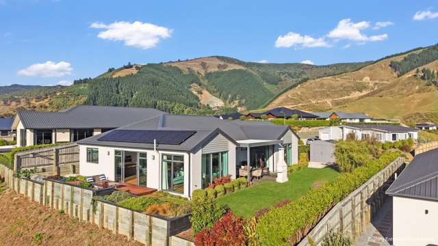 Where Sun, Sea Views & Smart Living Align