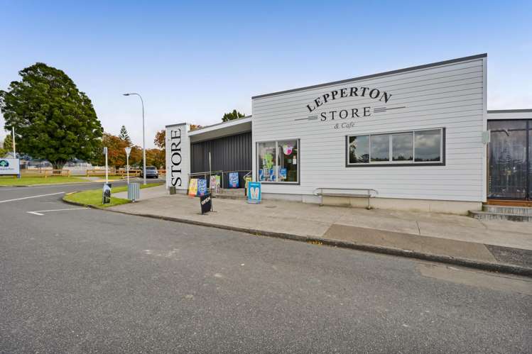 534 Richmond Road Lepperton_15
