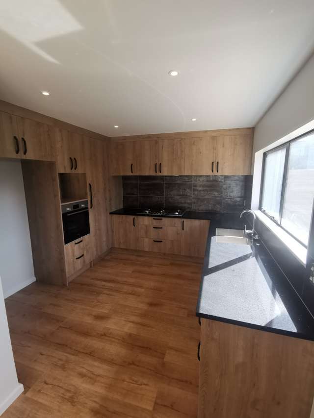 64 Bordeaux Parade Te Atatu South_2