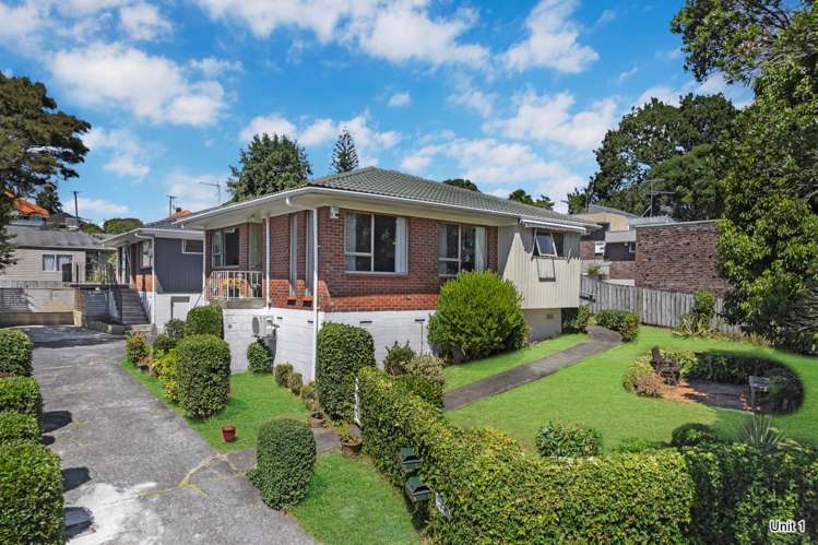 1 & 2/15 Cezanne Place New Lynn_0