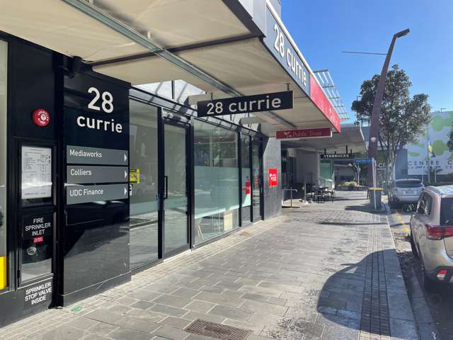 Level 1 office of 75 sqm + 1 secure car park