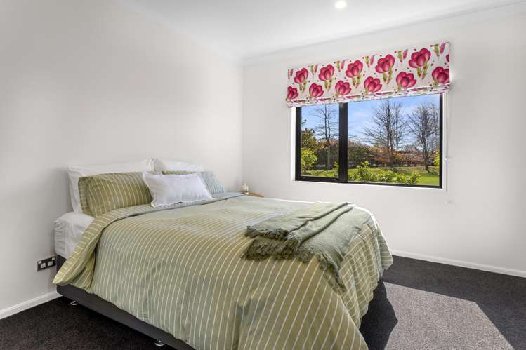 2 Leyland Crescent Swannanoa_15