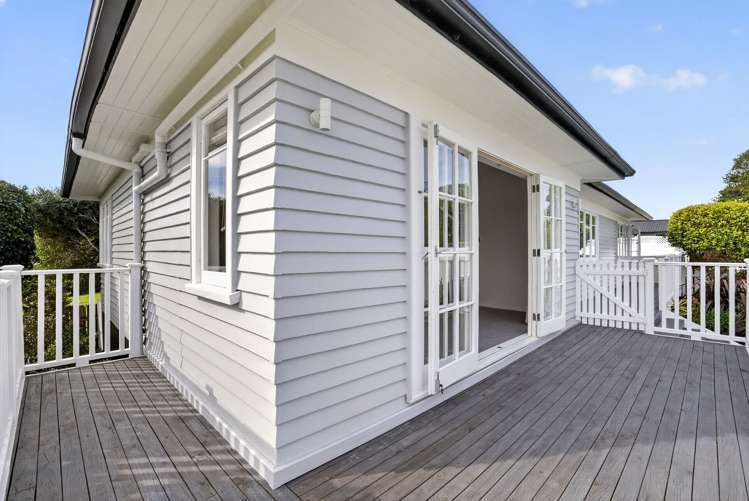 20 & 20A Brian Crescent Stanmore Bay_17