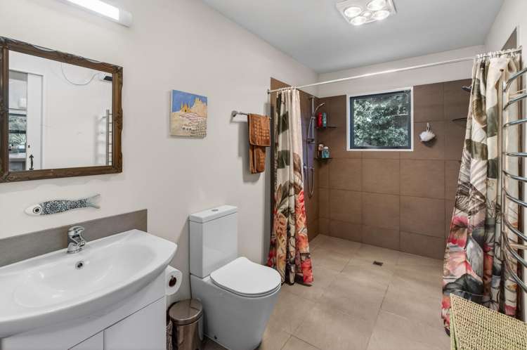 210A Bells Road Takamatua_15