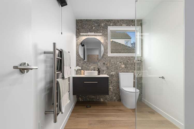 90A Grace Road Avenues_12