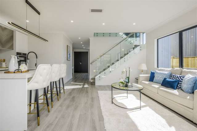 5 Woodacre Street Flat Bush_3