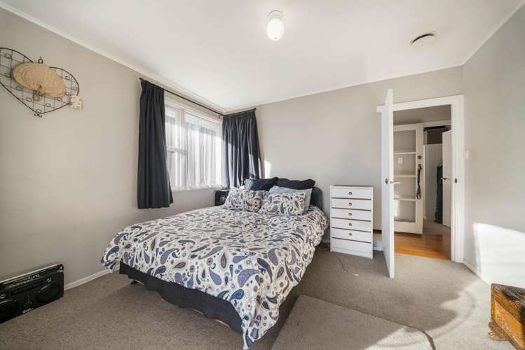 42 Cobham Crescent Kelston_22