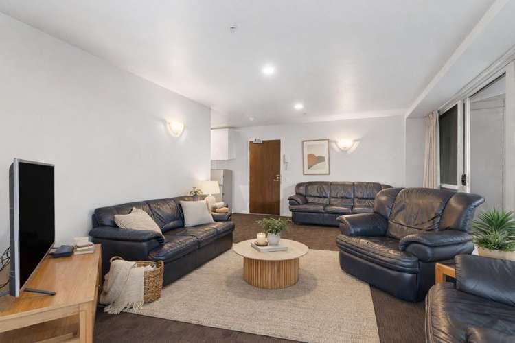 2203/10 Waterloo Quadrant Auckland Central_3