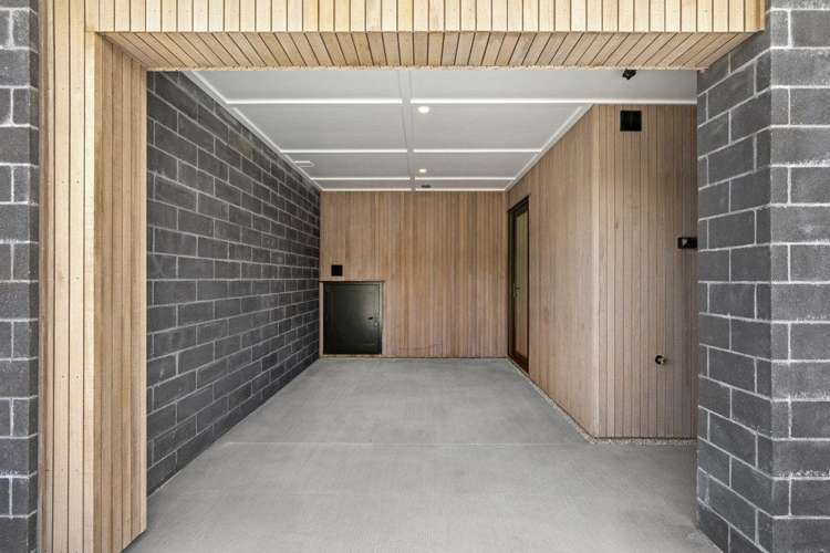 33/17 Rocky Road Huntington_16